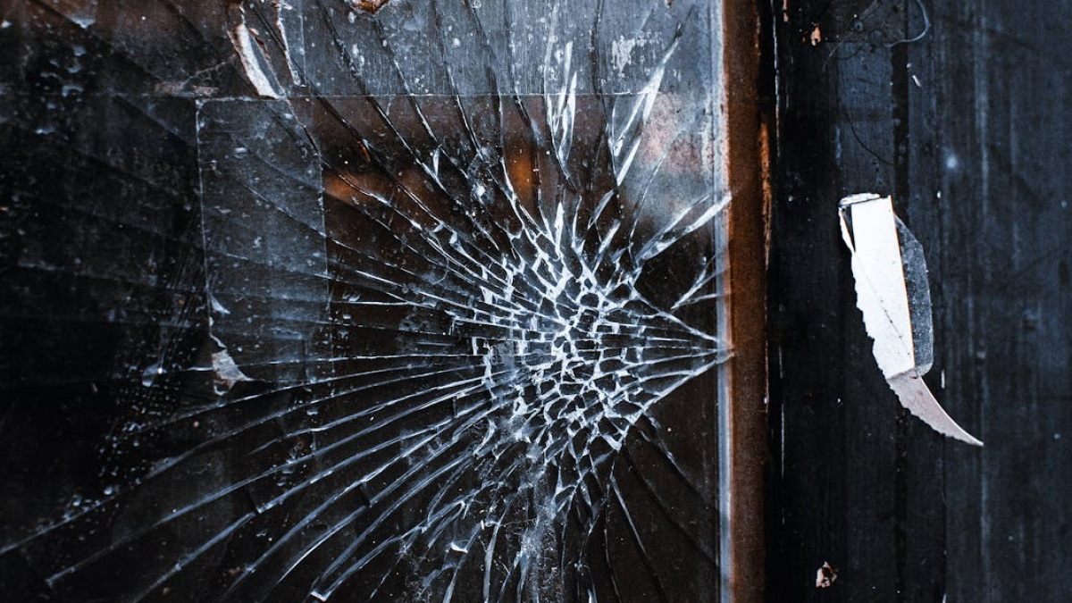 Cover image for Why work chat keeps failing remote teams